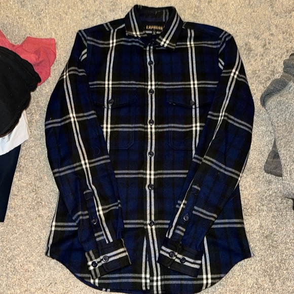 Flannel | Express - Picture 2 of 5